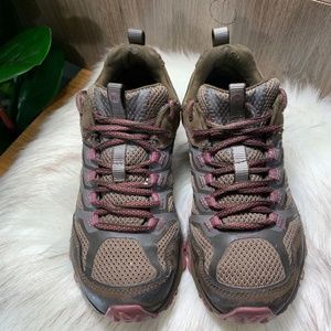 9 M US J37174 Boulder Merrell Womens Moab FST Hiking Shoe